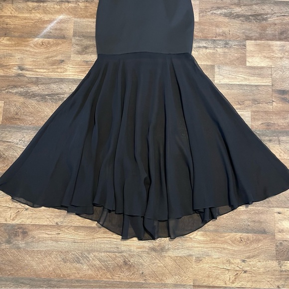 BCBGMaxAzria | Ava Cold Shoulder Cut-Out Full Length Formal Dress - Picture 9 of 13